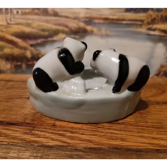 Vintage Art Deco Panda Bear Small Ceramic Ashtray - Collectible Decorative Piece - Picture 2 of 6